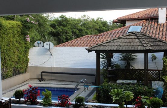 Casa de venta en Cumbaya con piscina