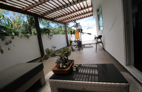 Suite de venta en Cumbaya Urbanización Privada con amplia terraza, cerca a Paseo San Francisco