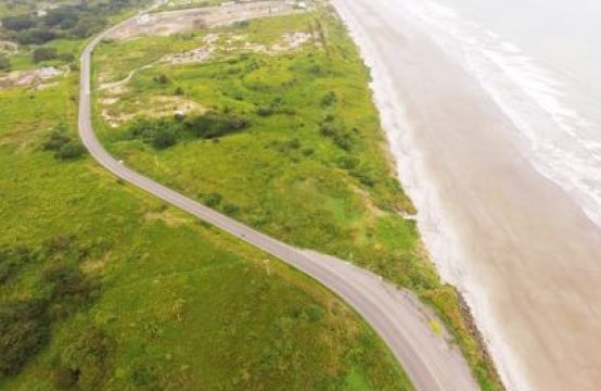 Terreno de venta en Pedernales via a Cojimies al filo de la playa