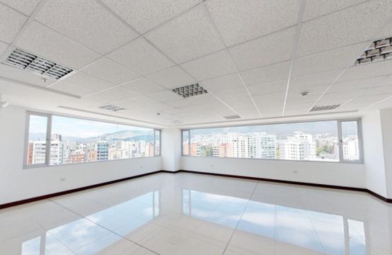 Oficina de arriendo de 80 m2 en Quito centro norte