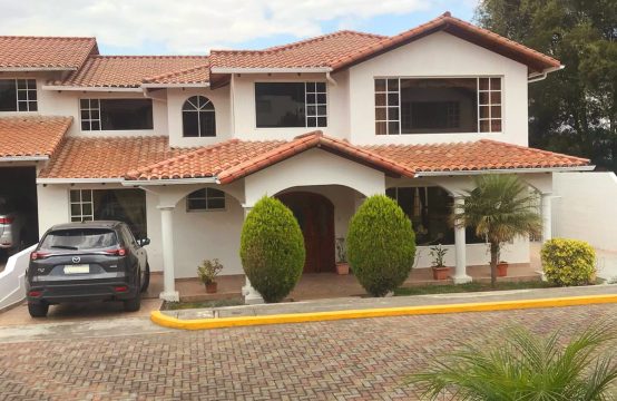 Casa de venta en la Armenia en conjunto privado