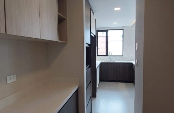 Casa de venta en Puembo cerca al parque Central