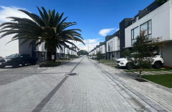 Casa de arriendo en Tumbaco Conjunto privado
