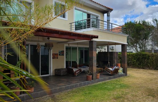 Casa de venta en Cumbaya Lumbisi, urb privada