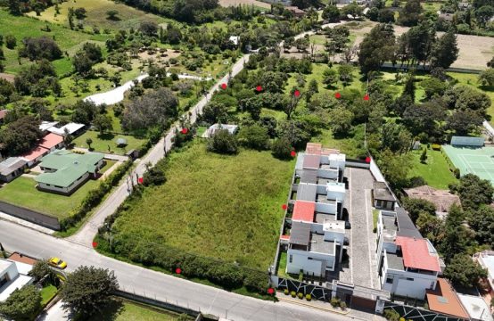 Terreno de venta Tumbaco sector Santa Rosa 10.000m2