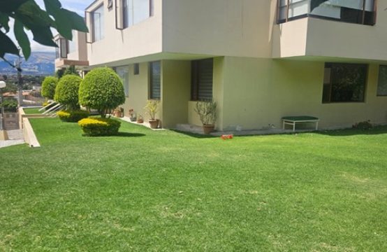 Departamento de Venta 3 Dormitorios en Cumbaya