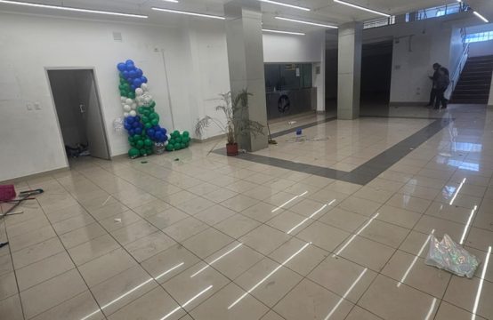 Local amplio de arriendo sur de Quito adecuado para bancos cooperativas, empresas